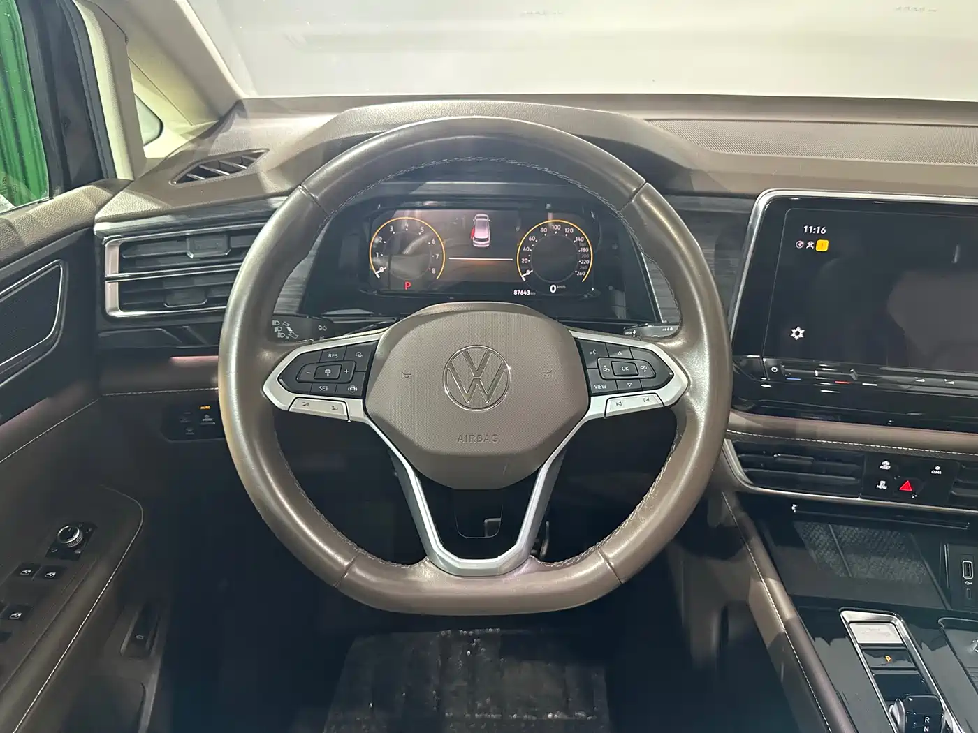 Volkswagen Viloran 2022 380TSI Premium Edition фото 4