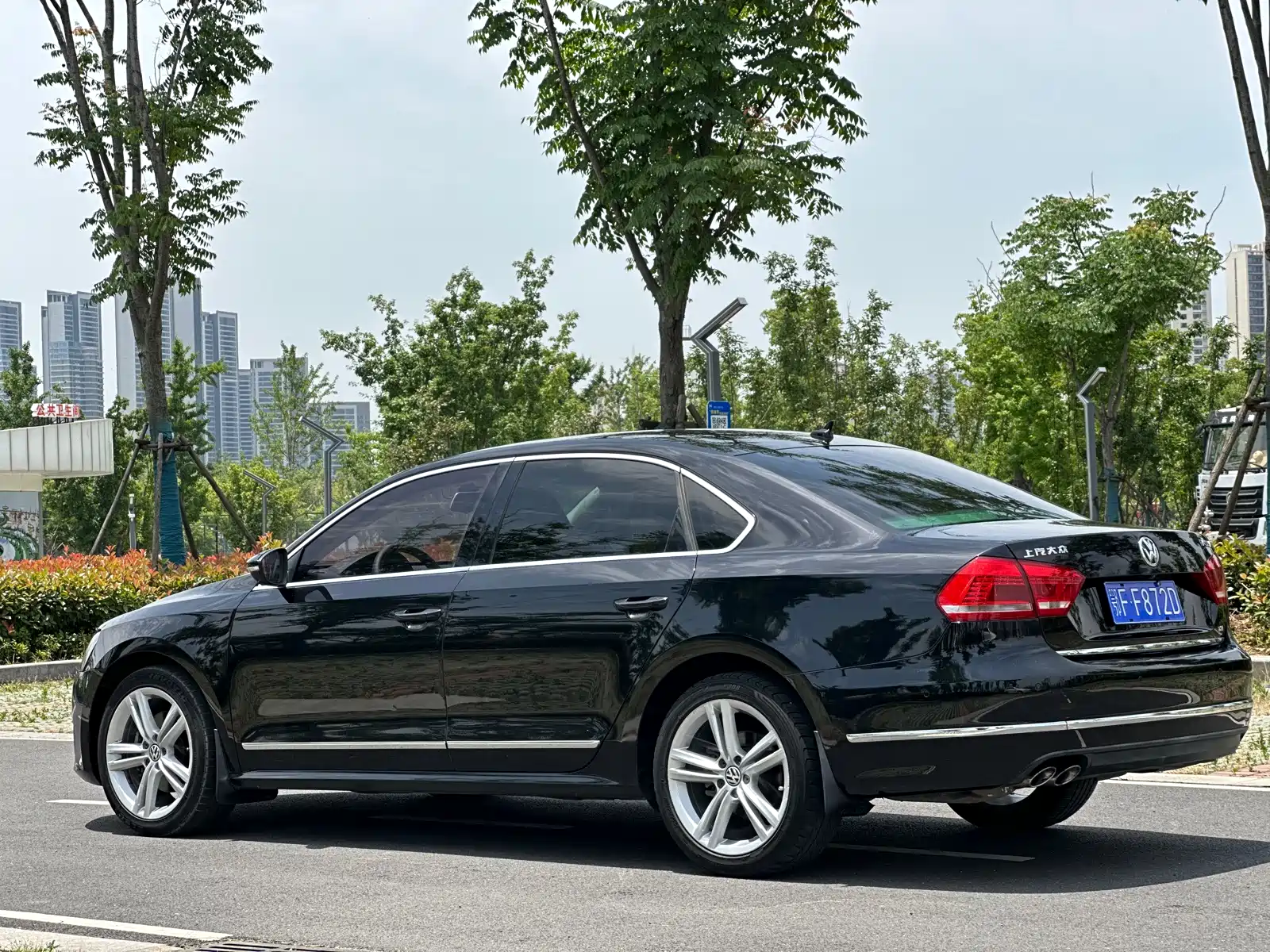صورة 4 - Volkswagen Passat