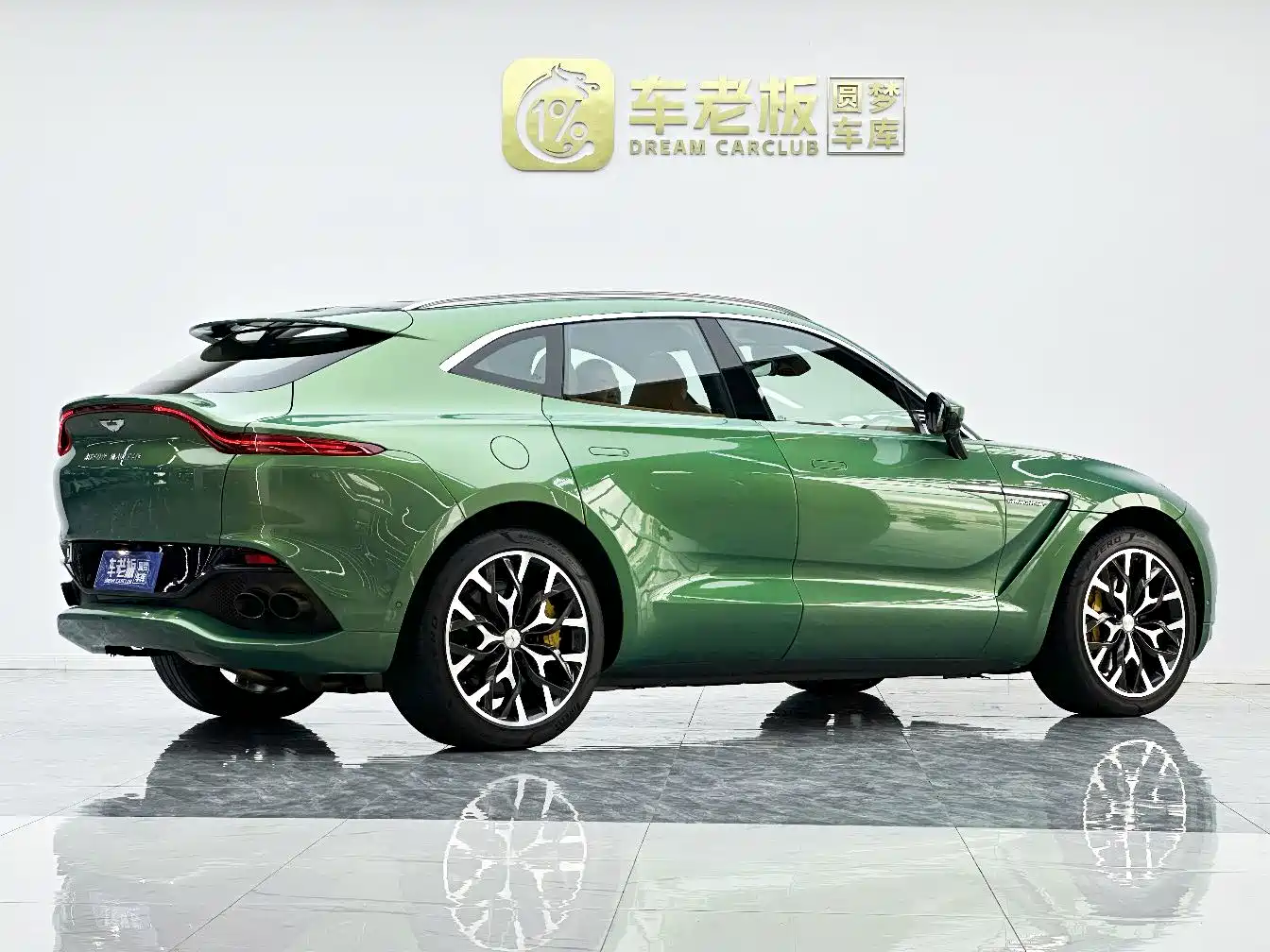 Aston Martin DBX 2023 2022 3.0T STRAIGHT-SIX