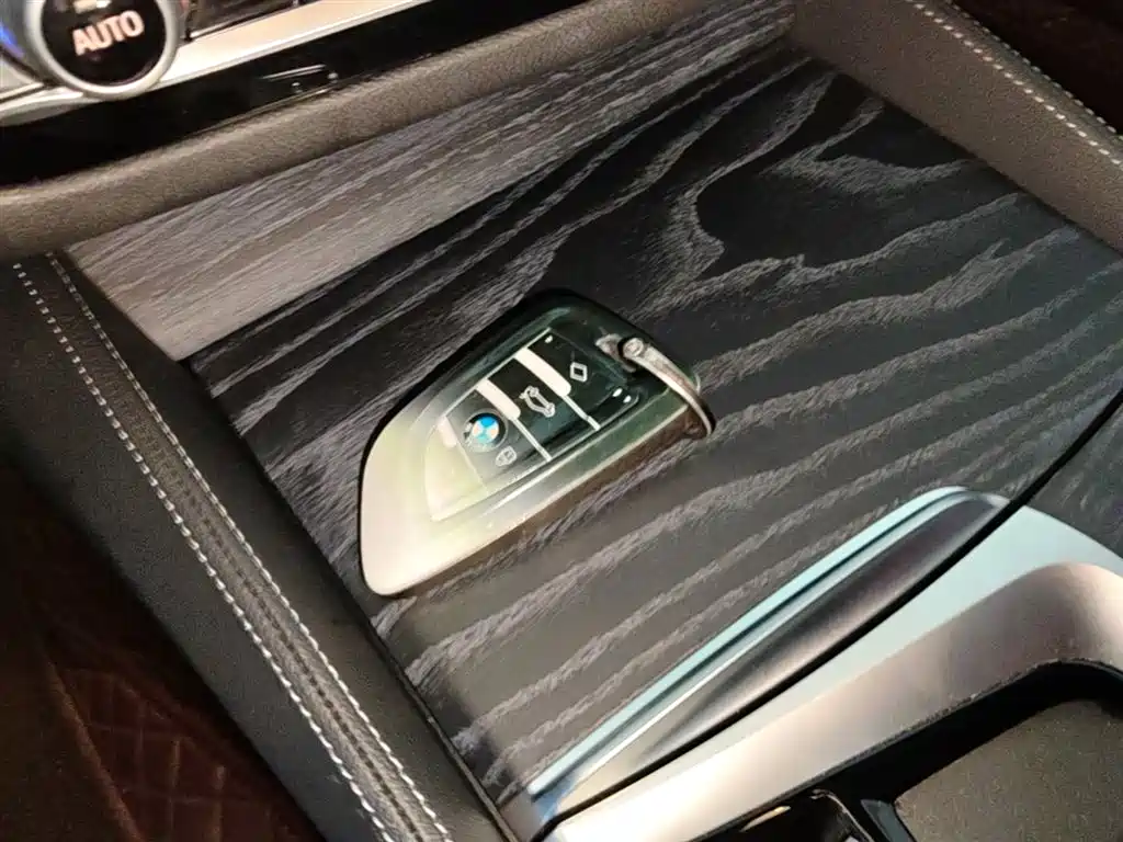 BMW 5 Series 2023 530Li Premium M Sport Package фото 15
