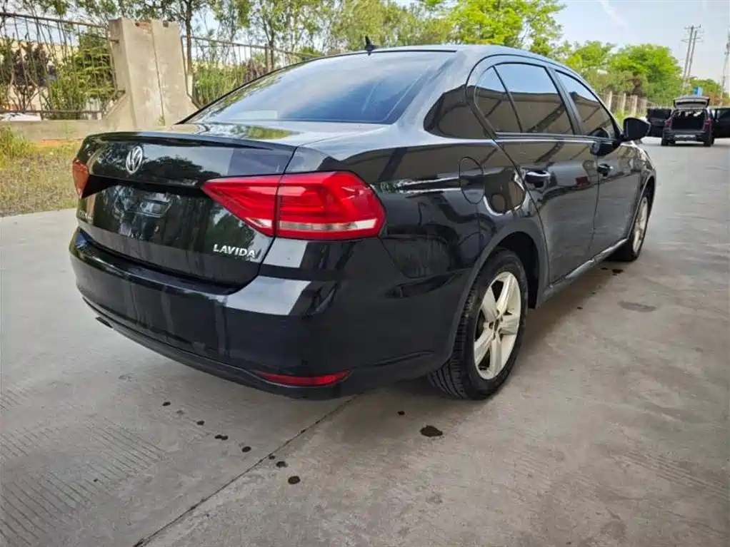 Volkswagen Lavida 2017 1.6L Automatic Trend Edition фото 9