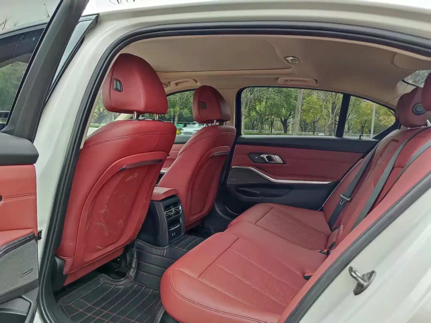 BMW 3 Series 2023 325Li M Sport Black Night Package фото 7