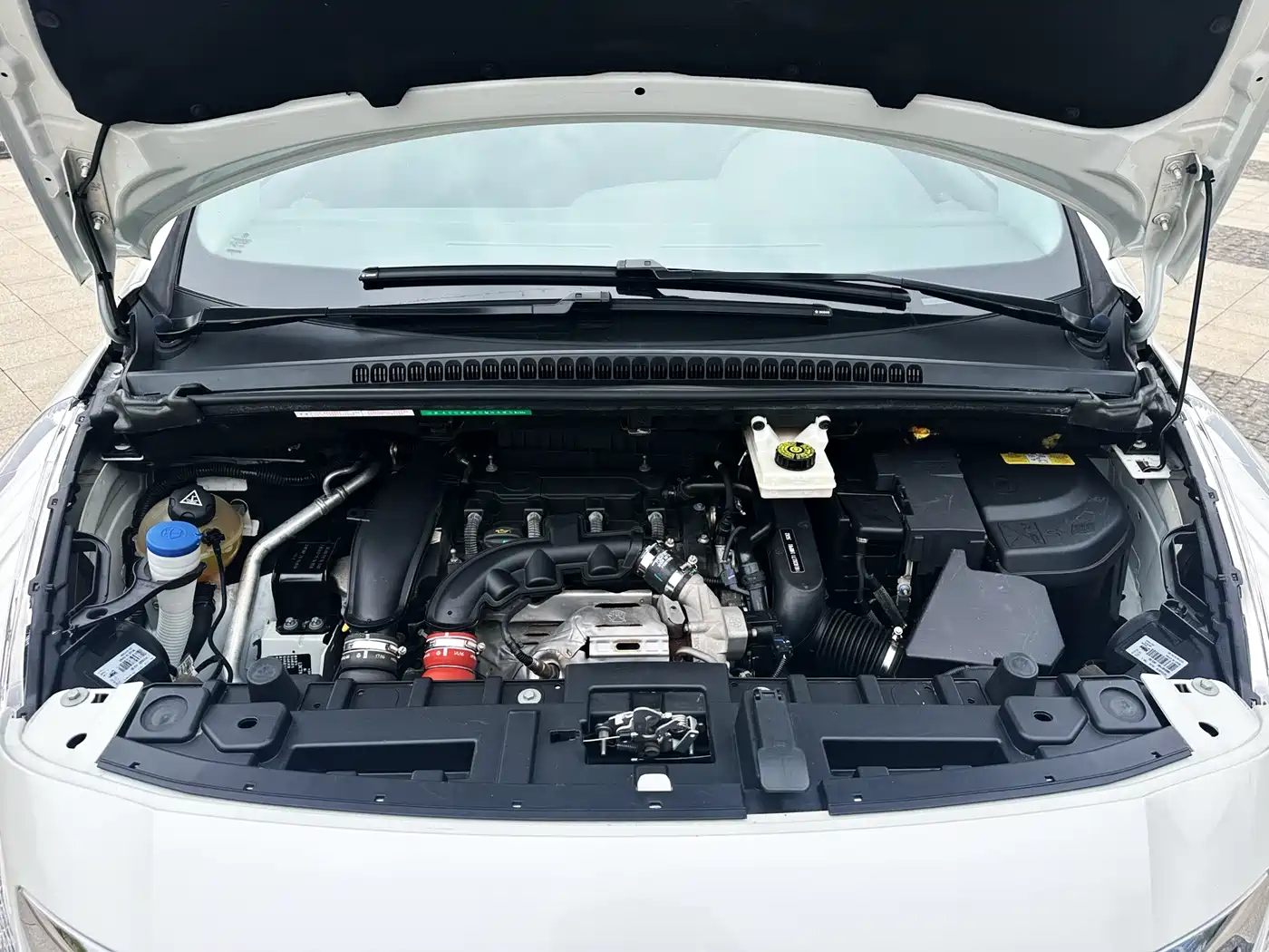 Peugeot 3008 2016 1.6THP Automatic Standard Edition фото 17