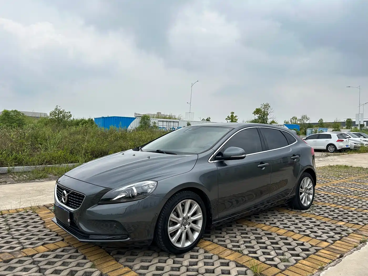 Volvo V40 2016 2014 2.0T Zhiya Edition