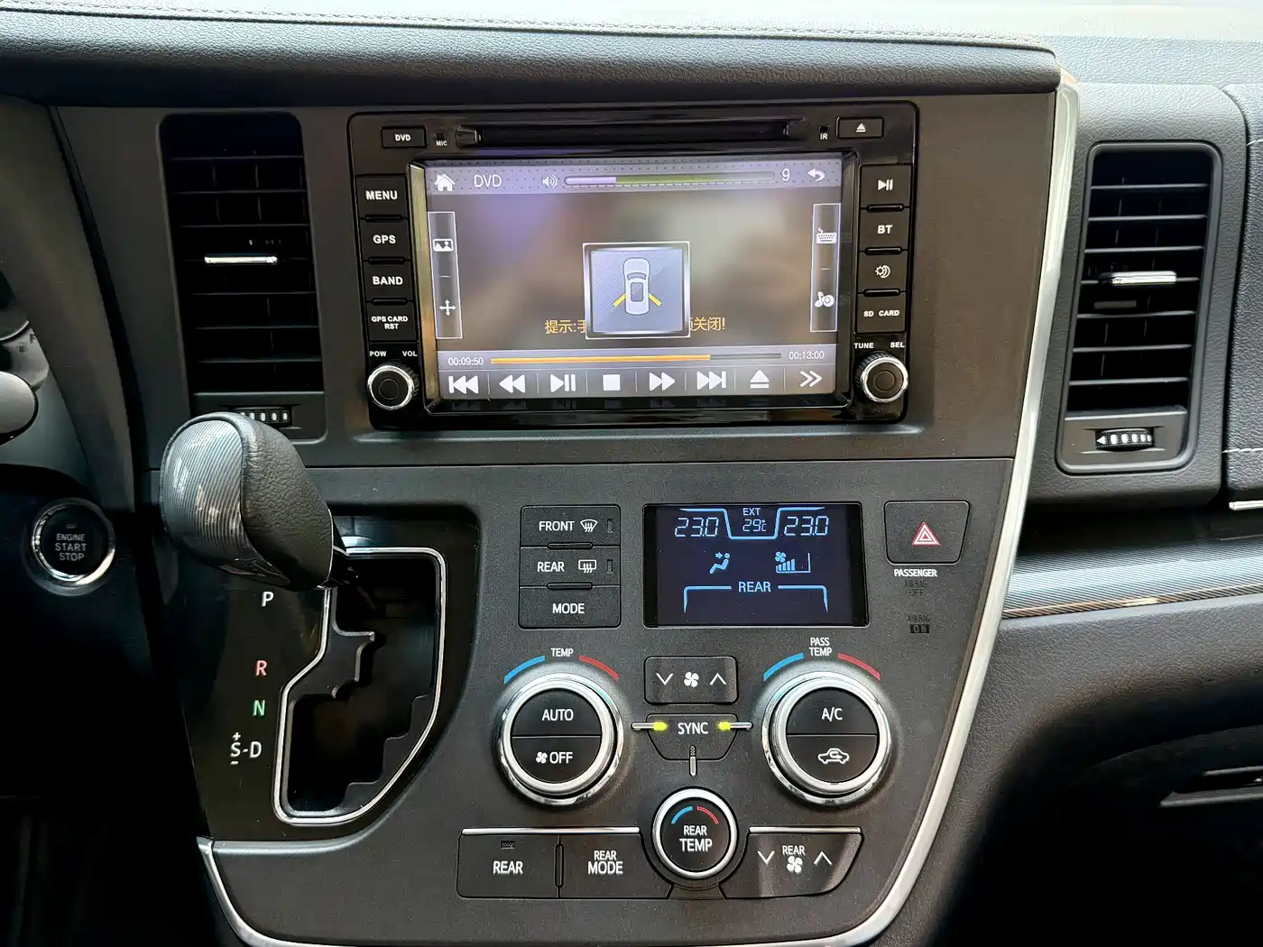 Toyota Sienna 2015 3.5L 2WD LE фото 30