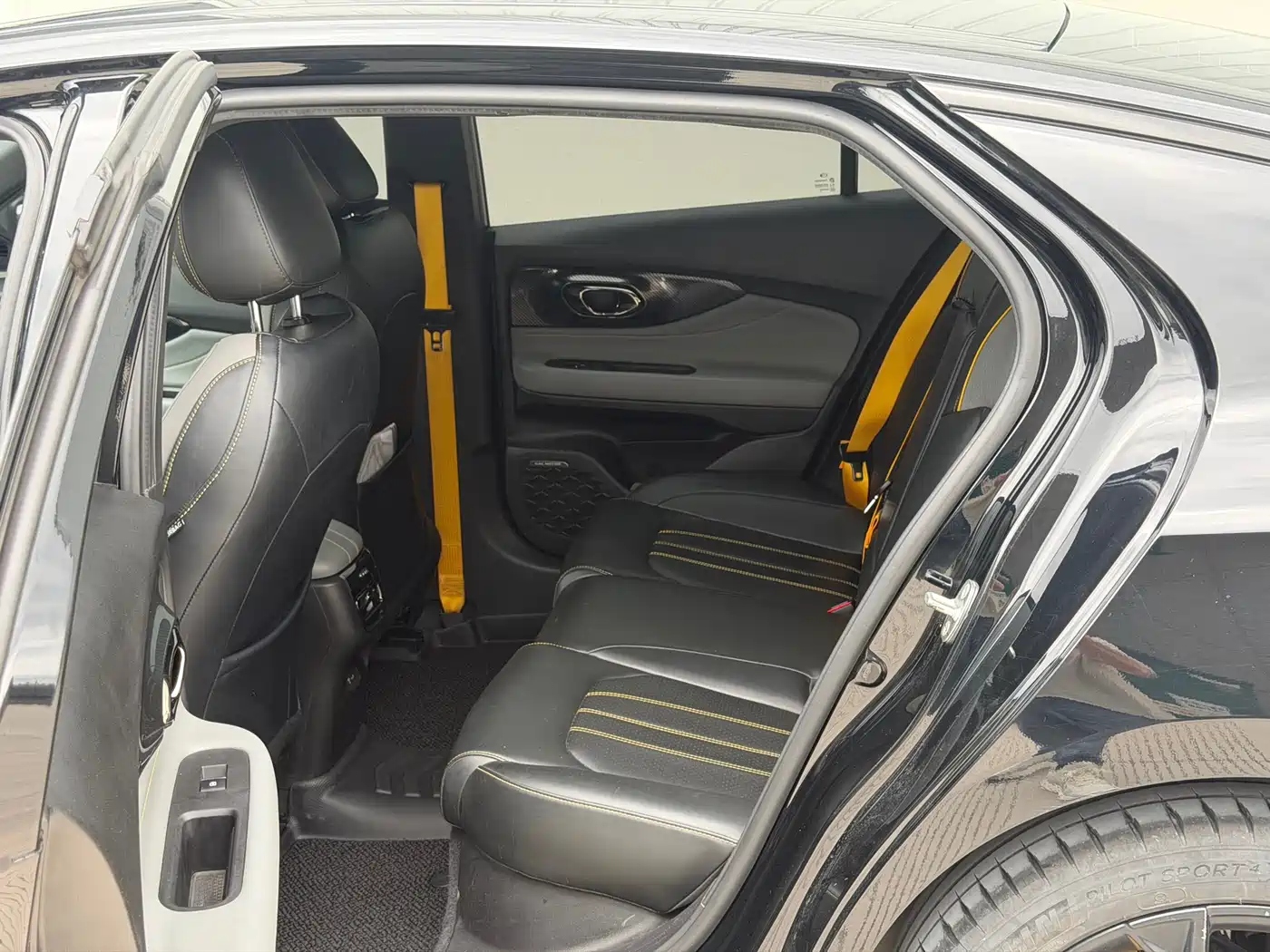 GAC Trumpchi Trumpchi Emkoo 2023 270T DCT J16 Edition фото 5