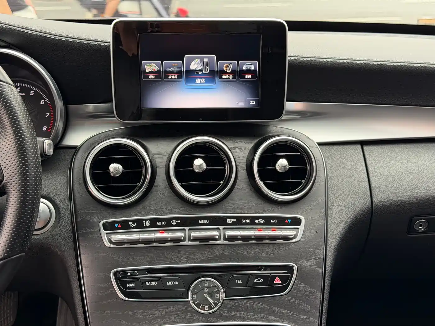 Mercedes-Benz C-Class 2015 C 200 L Sport фото 11