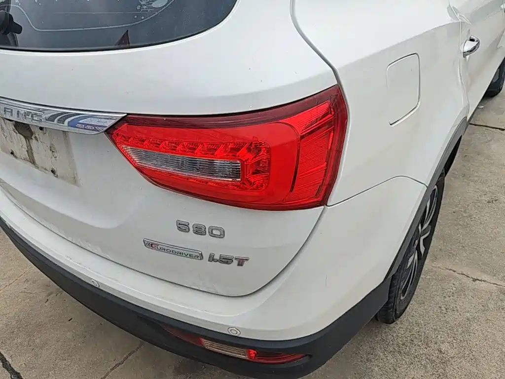 Dongfeng Fengguang Fengguang 580 2018 2017 1.5T Manual Luxury Version