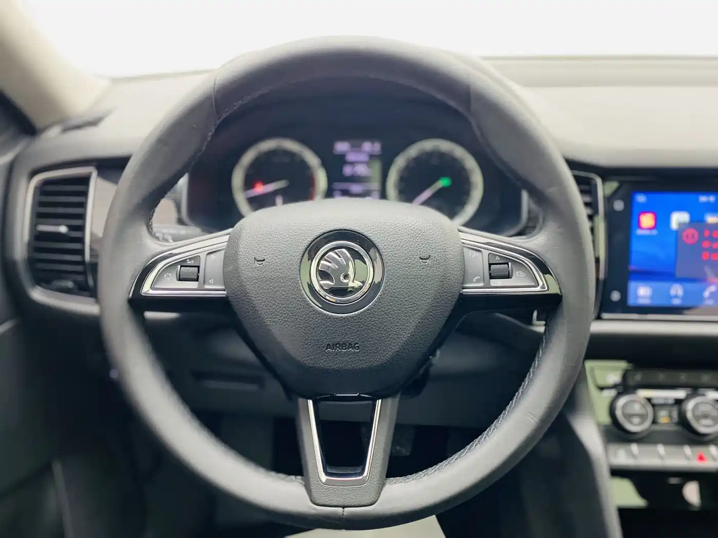 Škoda Kodiaq 2018 Facelift TSI330 7-seat 2WD Premium Luxury Edition фото 8