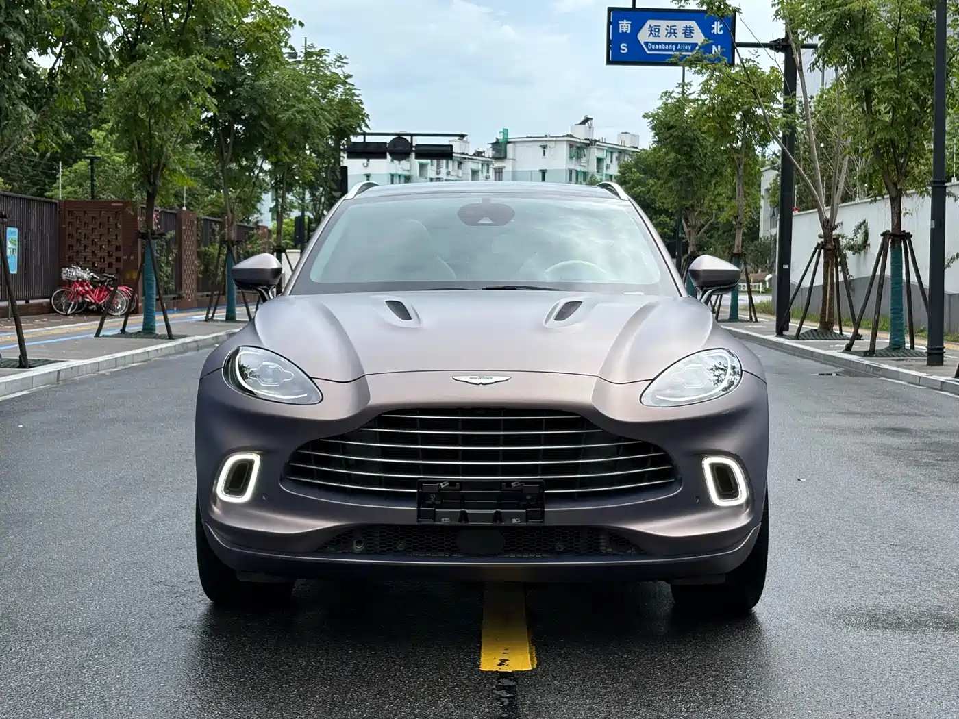 Aston Martin DBX 2021 2021 4.0T V8 Silk Road Splendor