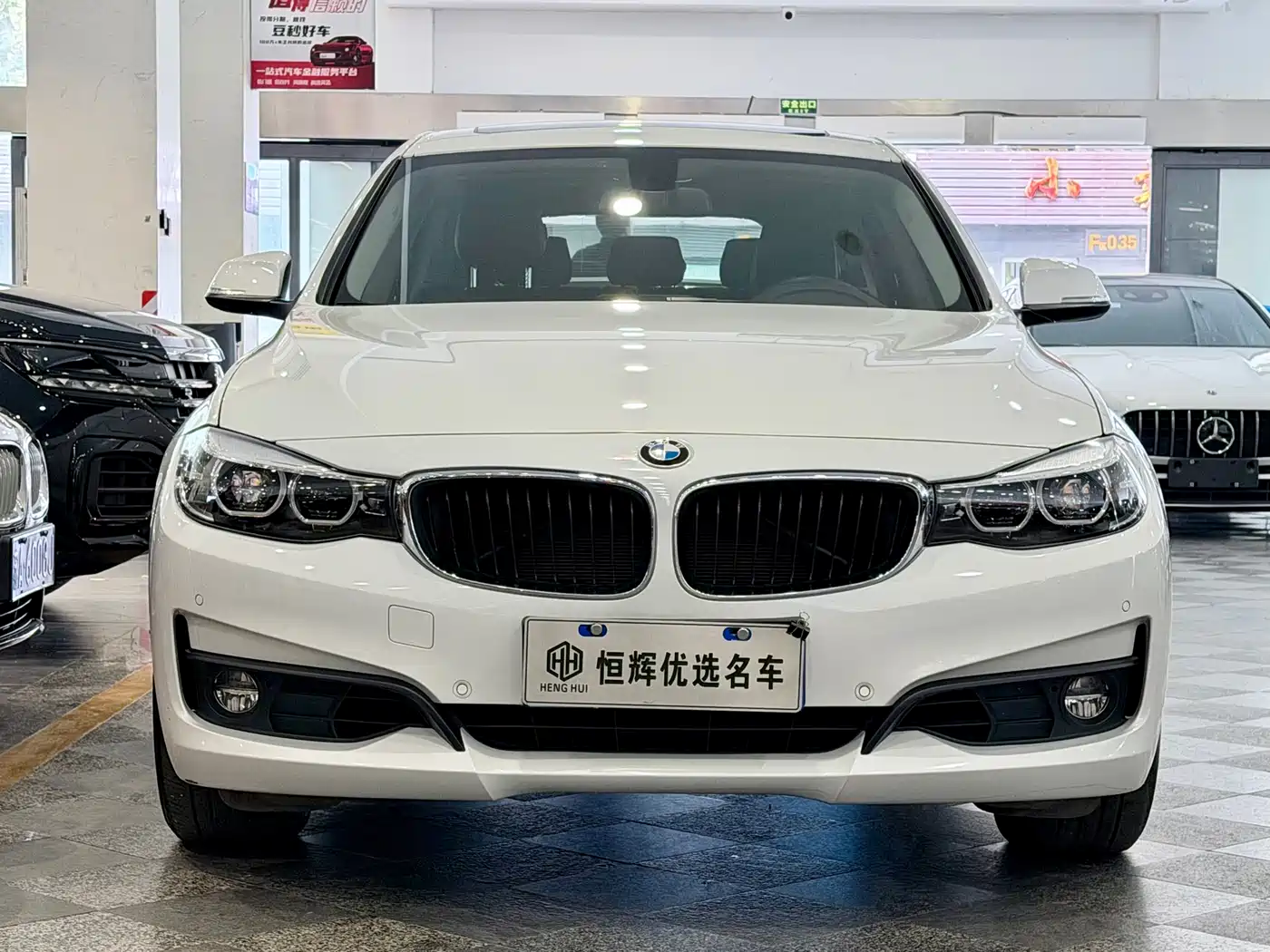 BMW 3 Series GT 2018 320i Fashion фото 2