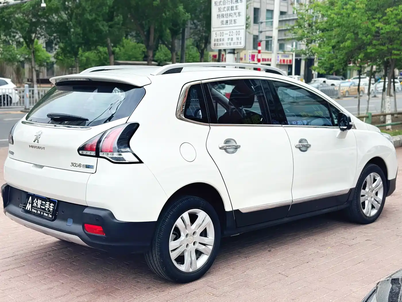 Peugeot 3008 2016 1.6THP Automatic Standard Edition фото 5