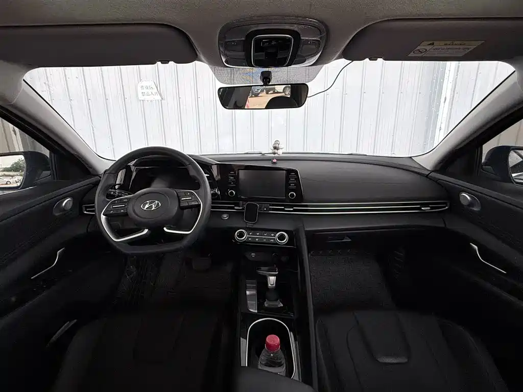 Hyundai Elantra 2022 1.5L CVT GLX Elite Edition фото 9