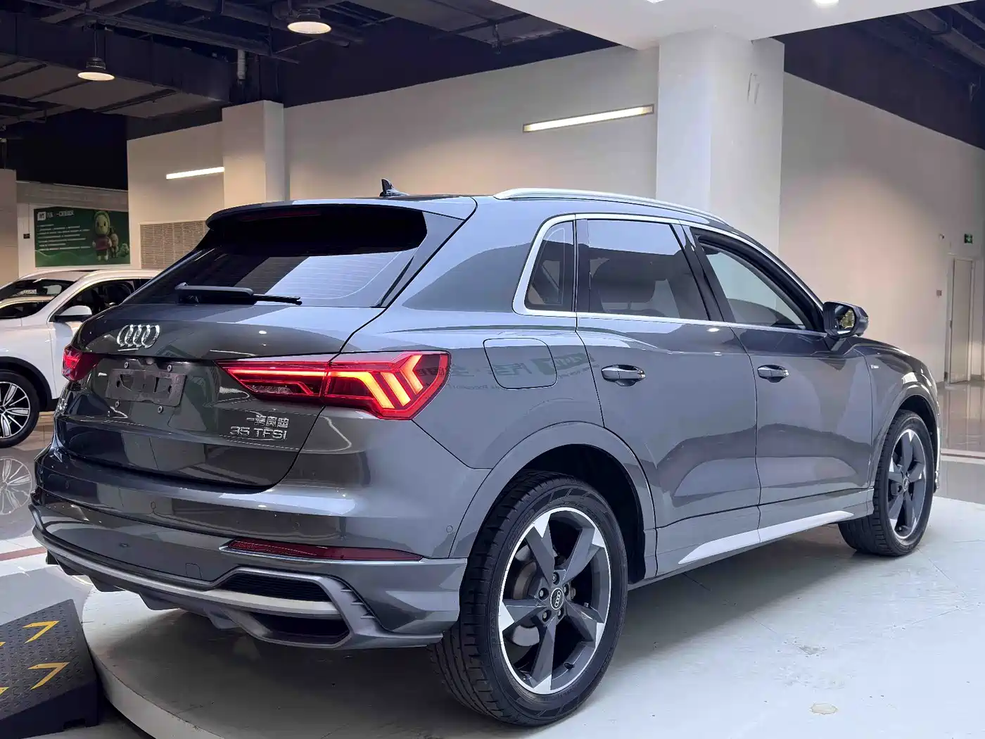 Audi Q3 2022 35 TFSI Fashion Dynamic фото 4