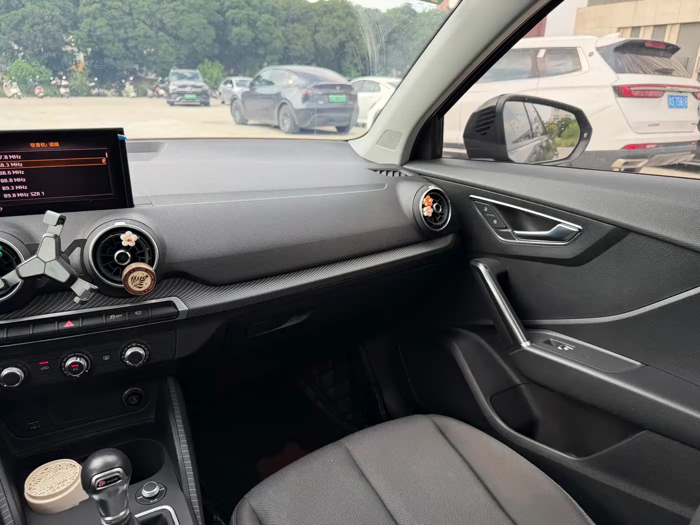 Audi Q2L 2019 2018 35 TFSI Launch Exclusive Edition China VI