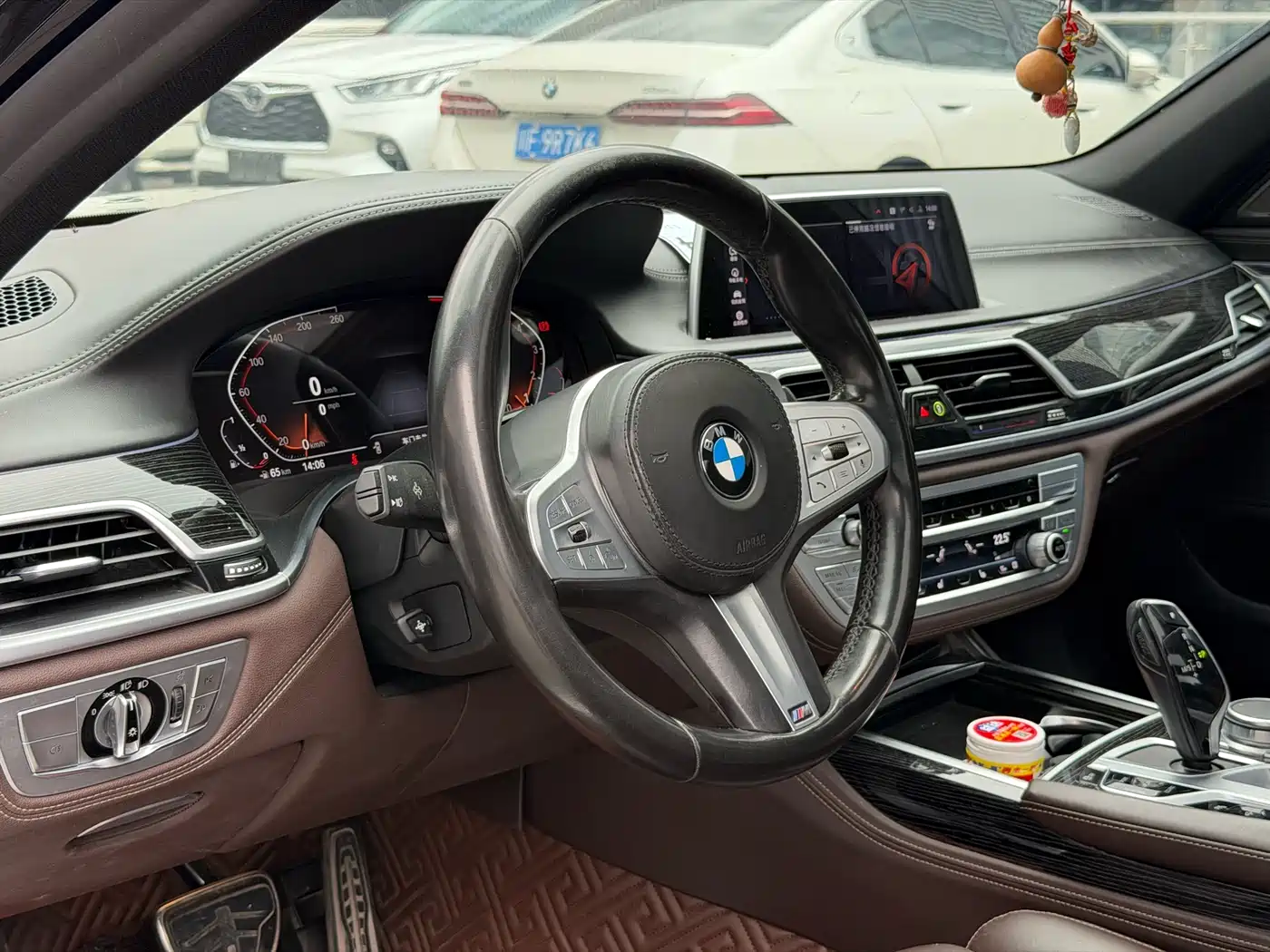 BMW 7 Series 2021 Model 740Li Leading Luxury Package фото 8