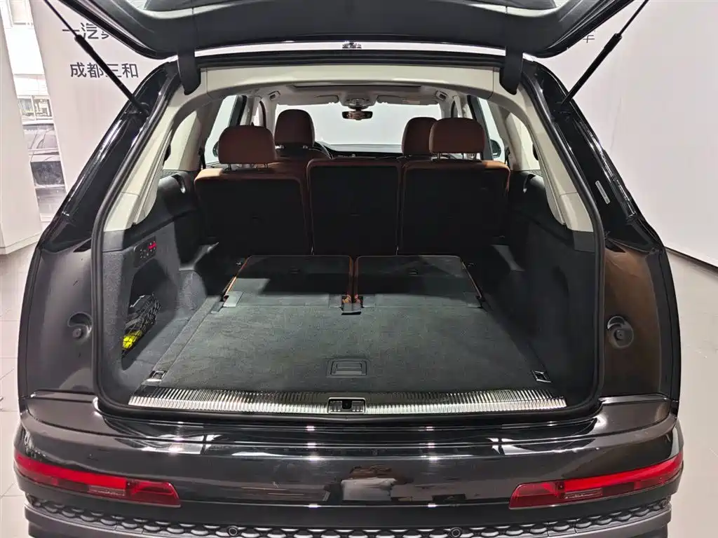 Audi Q7 2025 2025 55 TFSI quattro S line Premium