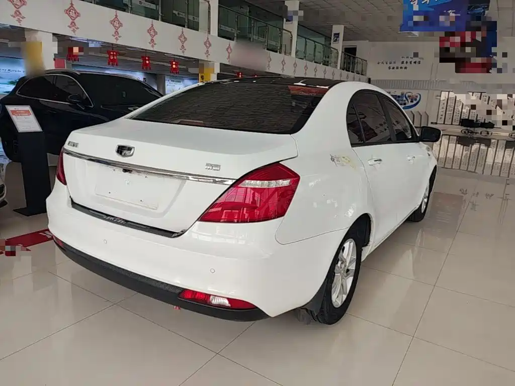 Фото 7 - Geely Emgrand