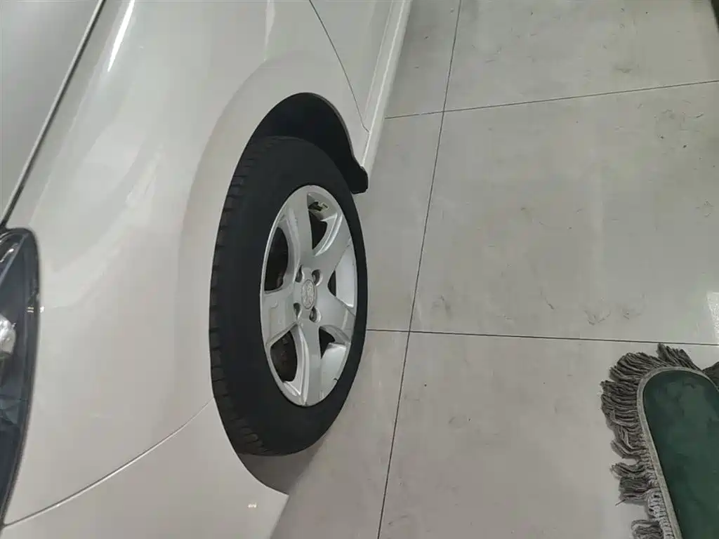 Peugeot 308 2014 Model Joy Edition Classic 1.6L Automatic Superior Style фото 23