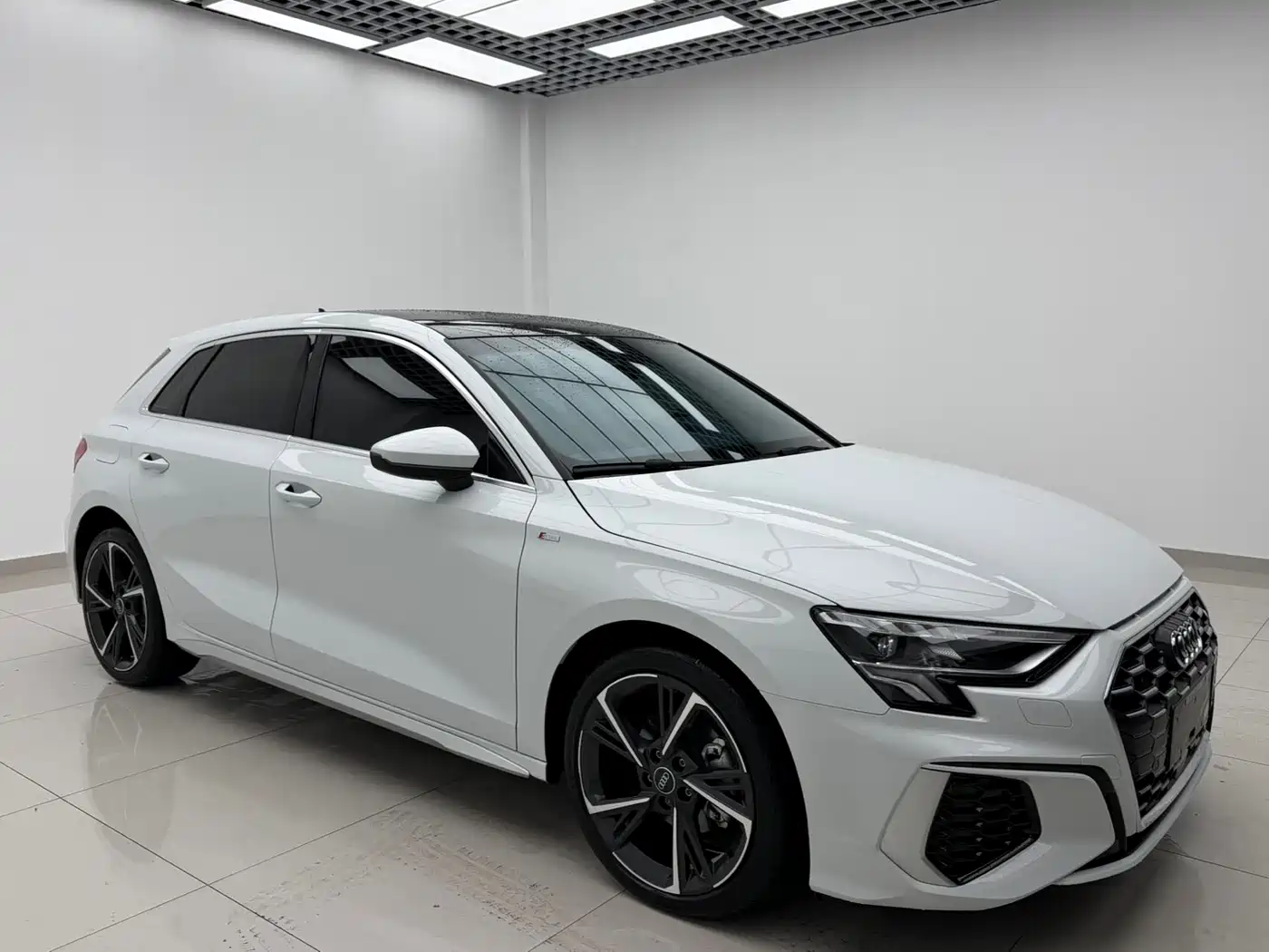 Audi A3 2023 Facelift Sportback 35 TFSI Fashion Sport фото 2