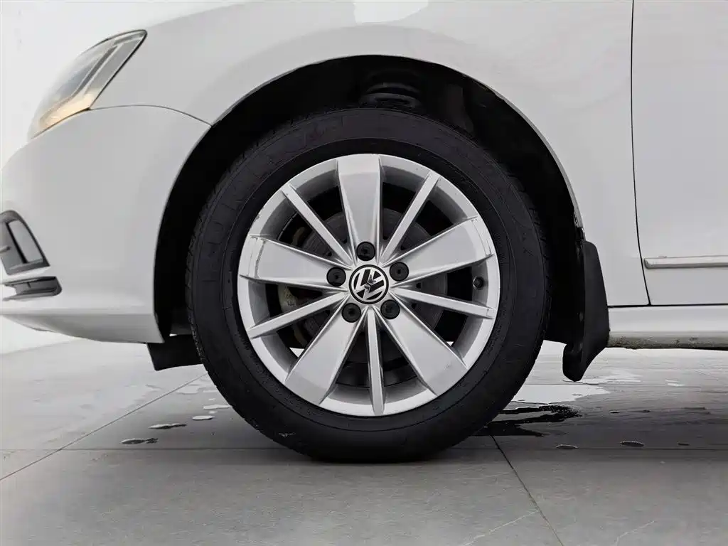 Volkswagen Sagitar 2015 1.6L Manual Fashion фото 17