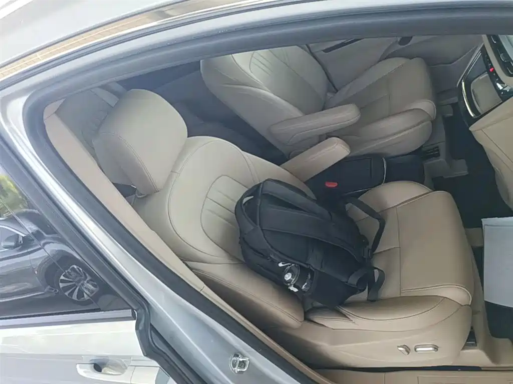 Buick GL8 New Energy 2025 Land Honor Premium Edition 7-Seater фото 25