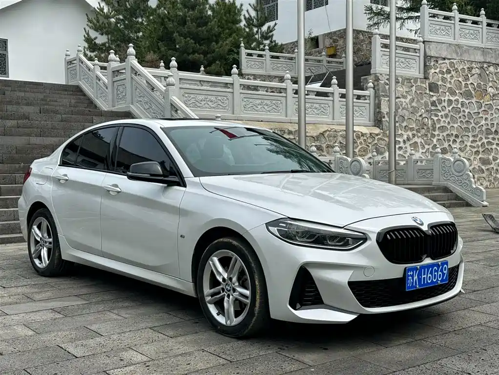 BMW 1 Series 2021 Facelift 120i M Sport Shadow Edition фото 3