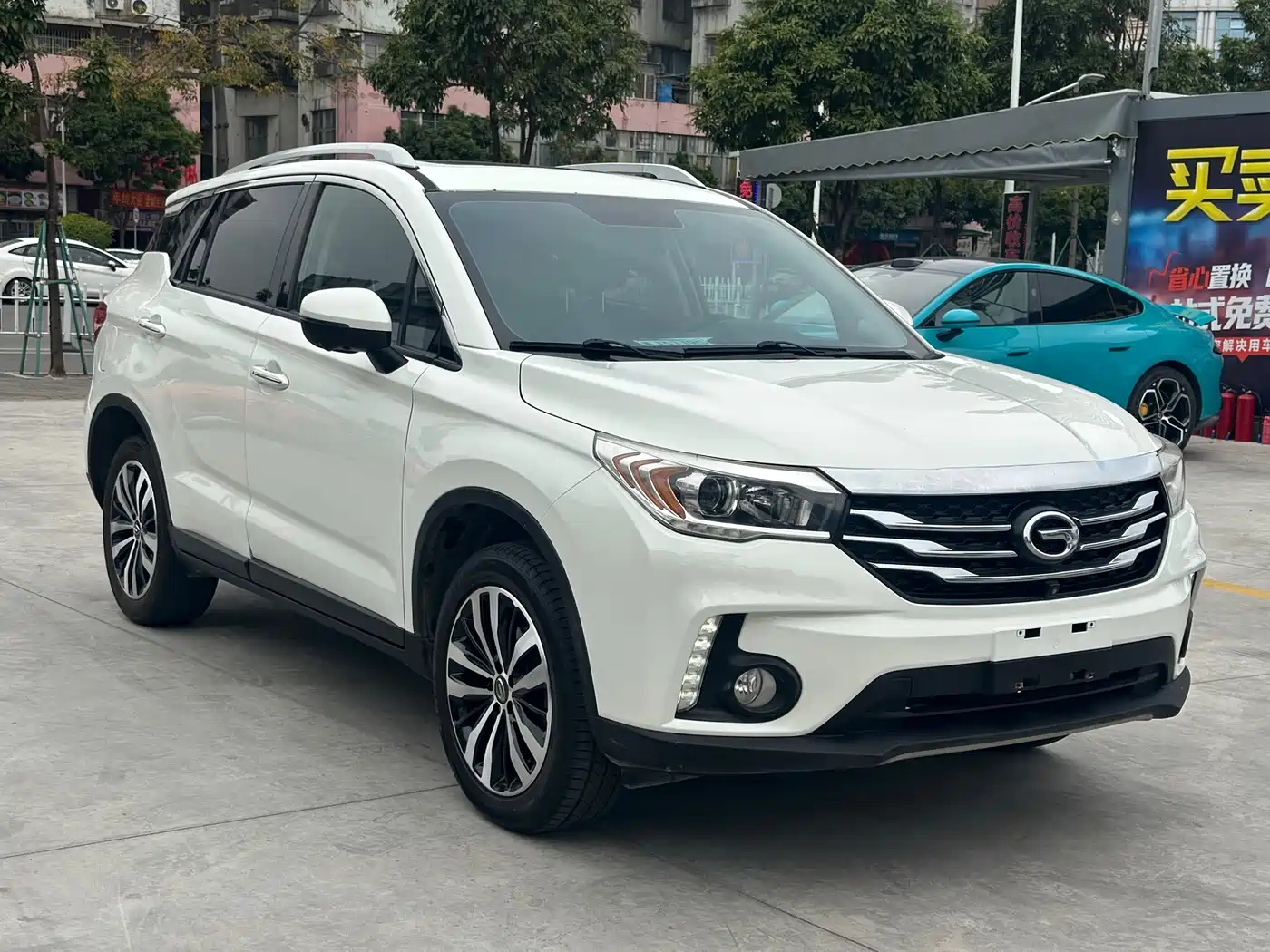 GAC Trumpchi Trumpchi GS4 2017 235T Automatic 2WD Luxury Smart Connected Edition