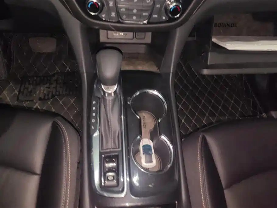 Chevrolet Equinox 2021 535T Yujie Edition фото 16