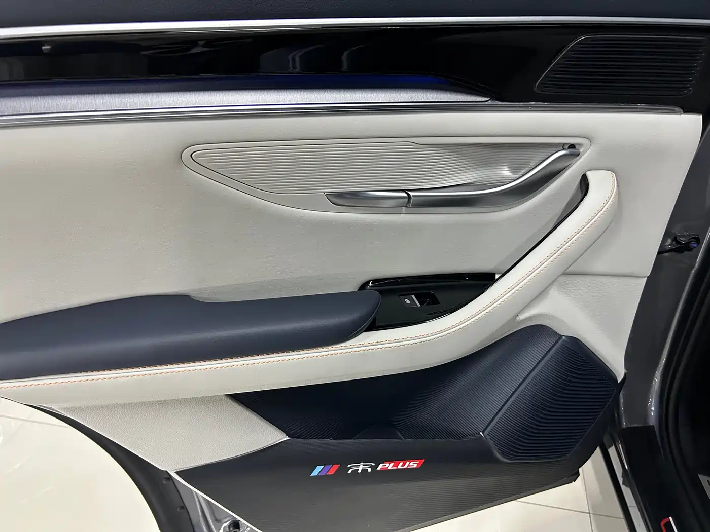 BYD Song PLUS PHEV 2021 DM-i 110KM Flagship PLUS фото 18