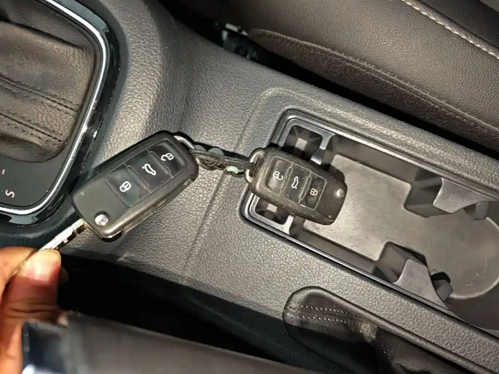 Volkswagen Sagitar 2018 1.6L Automatic Comfort фото 9