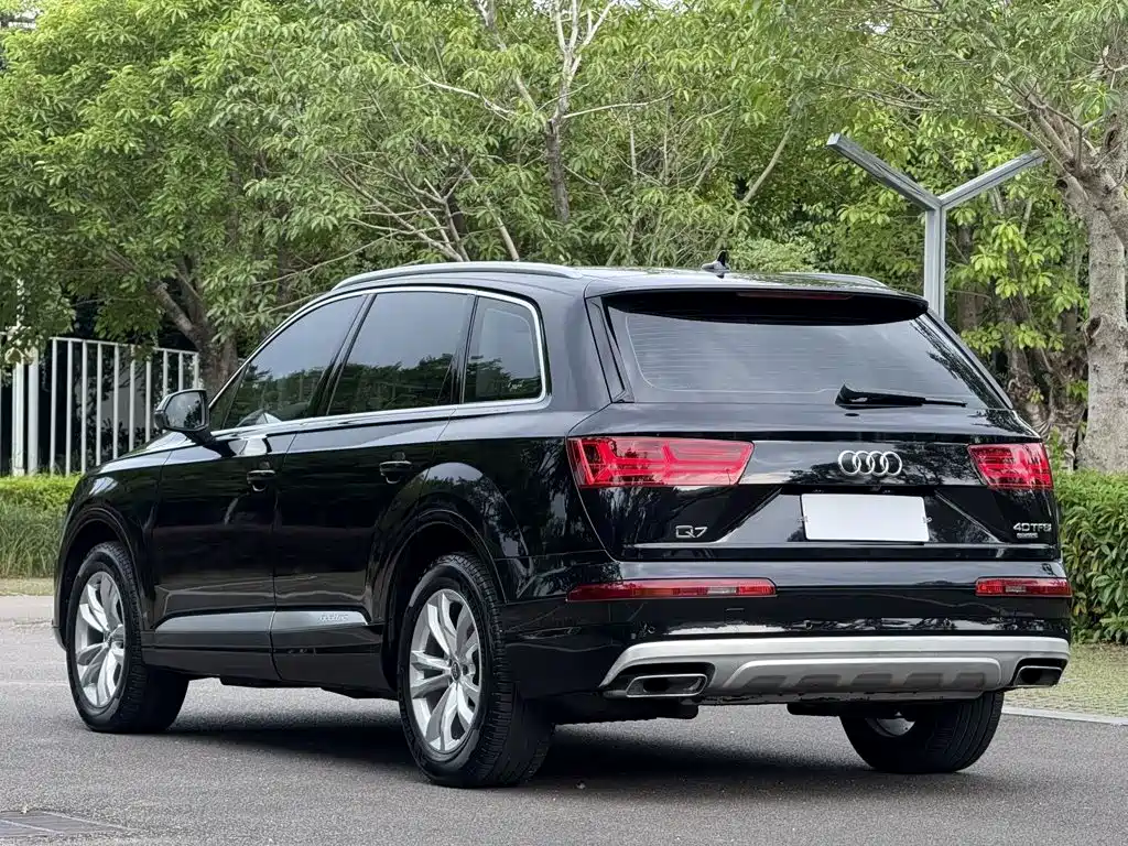 Photo 4 - Audi Q7