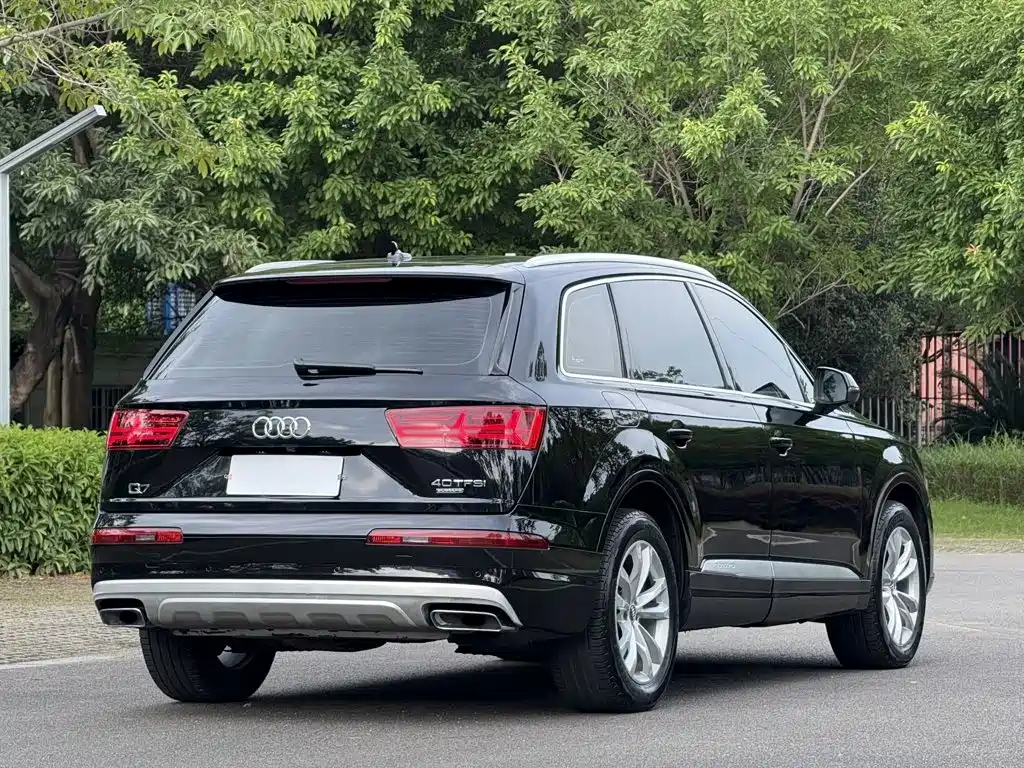 Photo 6 - Audi Q7