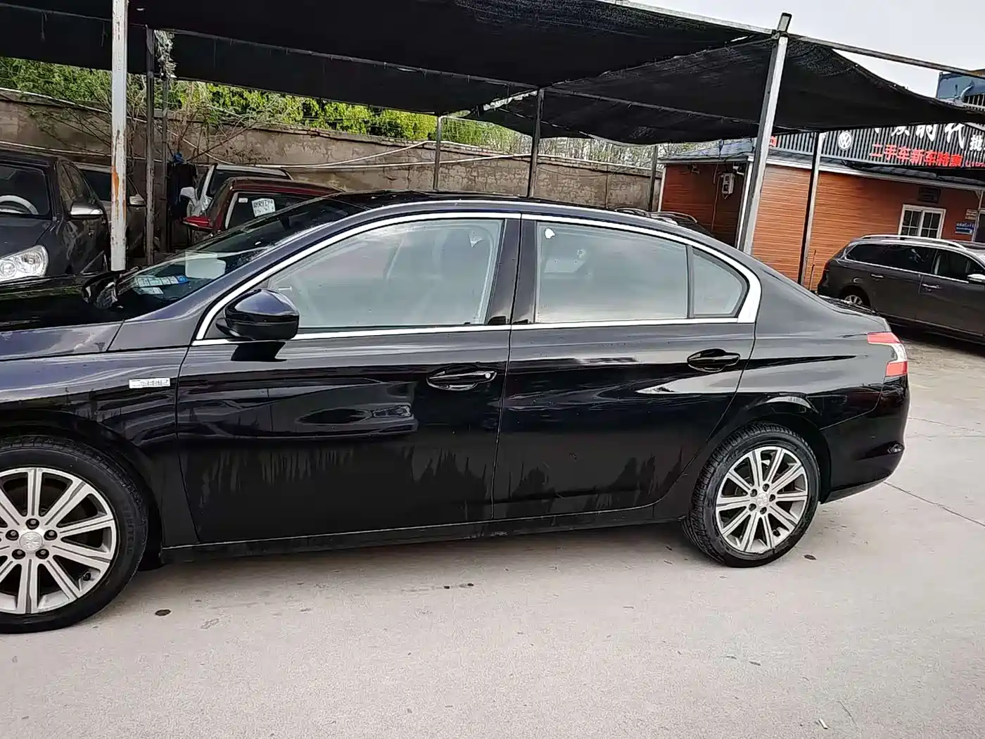 Peugeot 408 2016 1.6T Automatic Luxury Edition фото 16