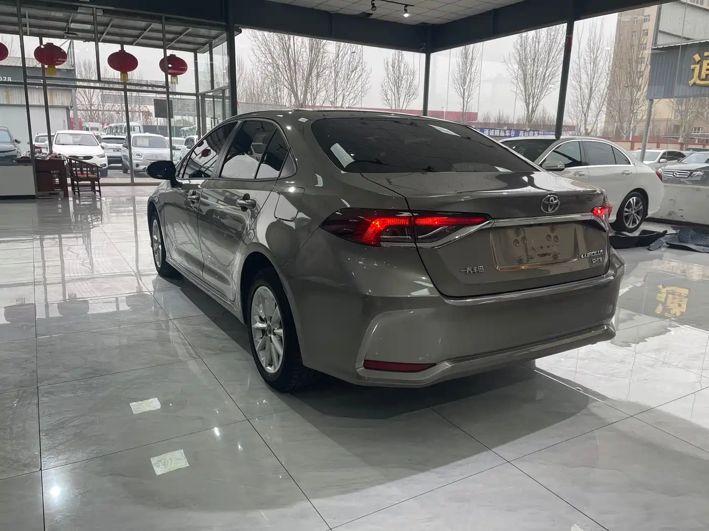 Toyota Corolla 2019 1.2T S-CVT GL-i Luxury Edition фото 7