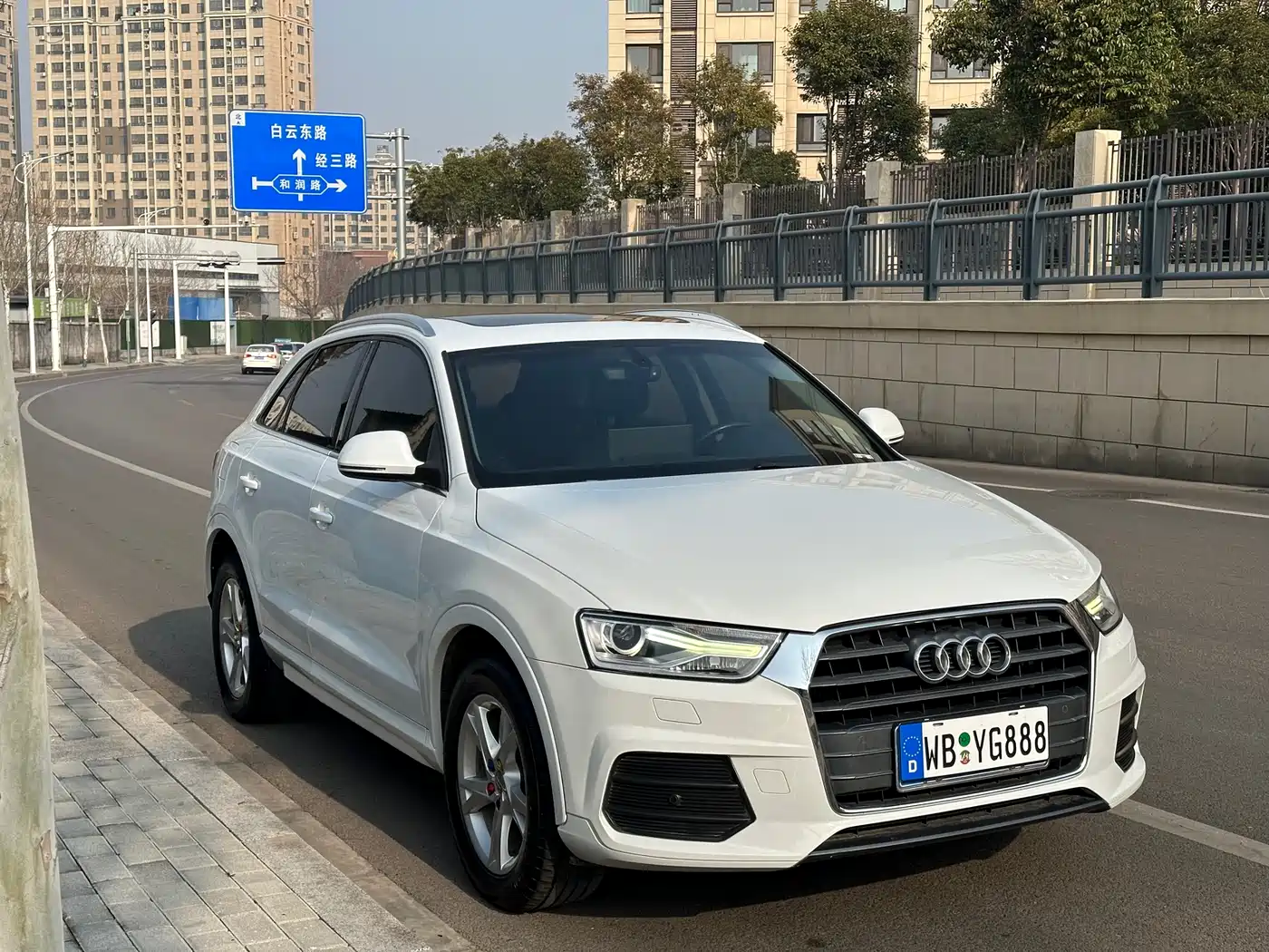 AUDI Q3