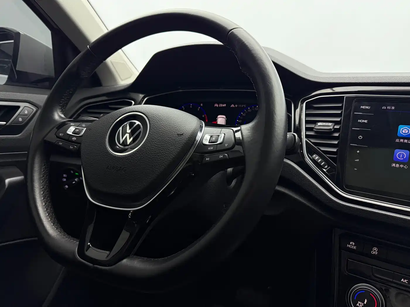 Volkswagen T-ROC 2022 280TSI DSG 2WD Comfort PLUS фото 10