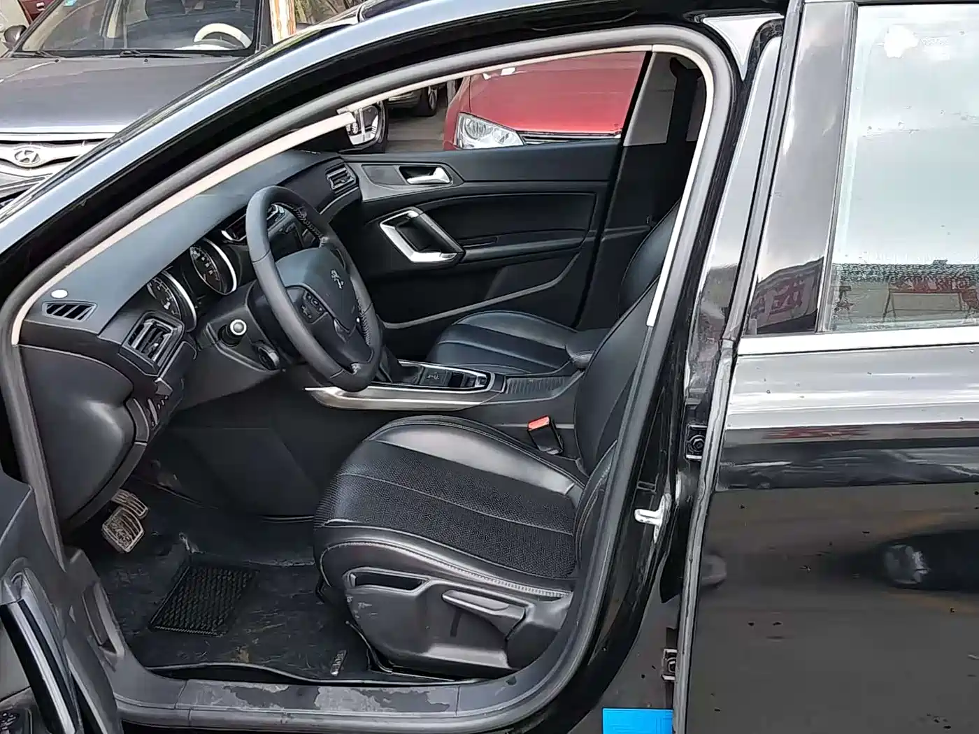 Peugeot 408 2016 1.6T Automatic Luxury Edition фото 8
