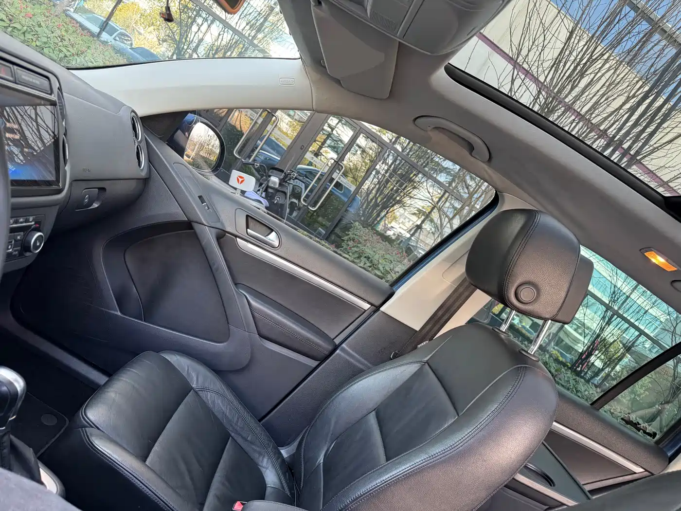 Volkswagen Tiguan 2012 2.0TSI Comfort фото 19