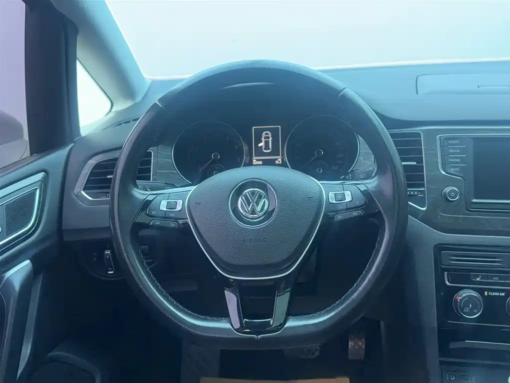 Volkswagen Golf Sportsvan 2016 280TSI Automatic Luxury фото 4