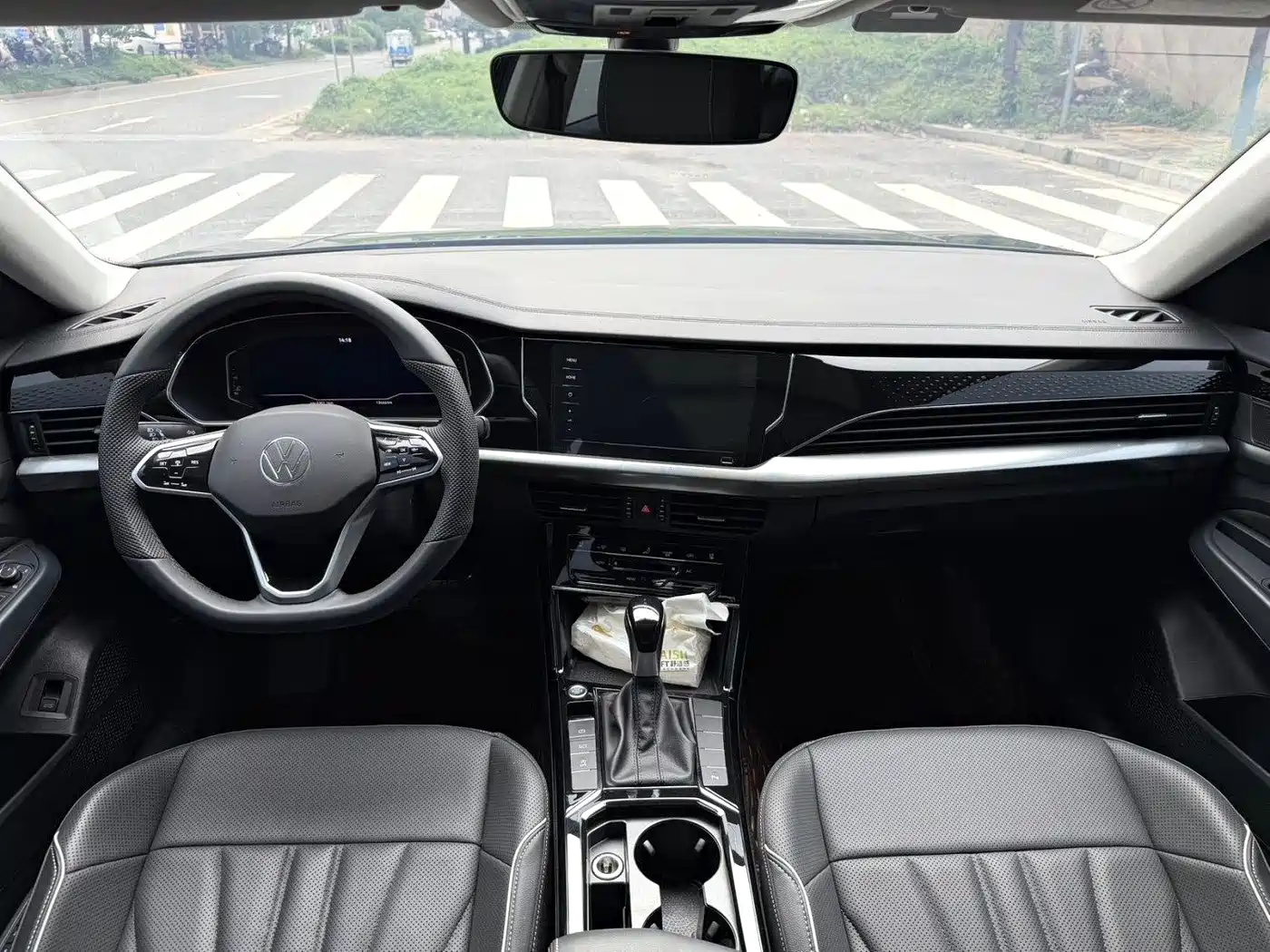 Volkswagen Passat 2024 330TSI Starlight Elite Edition фото 4