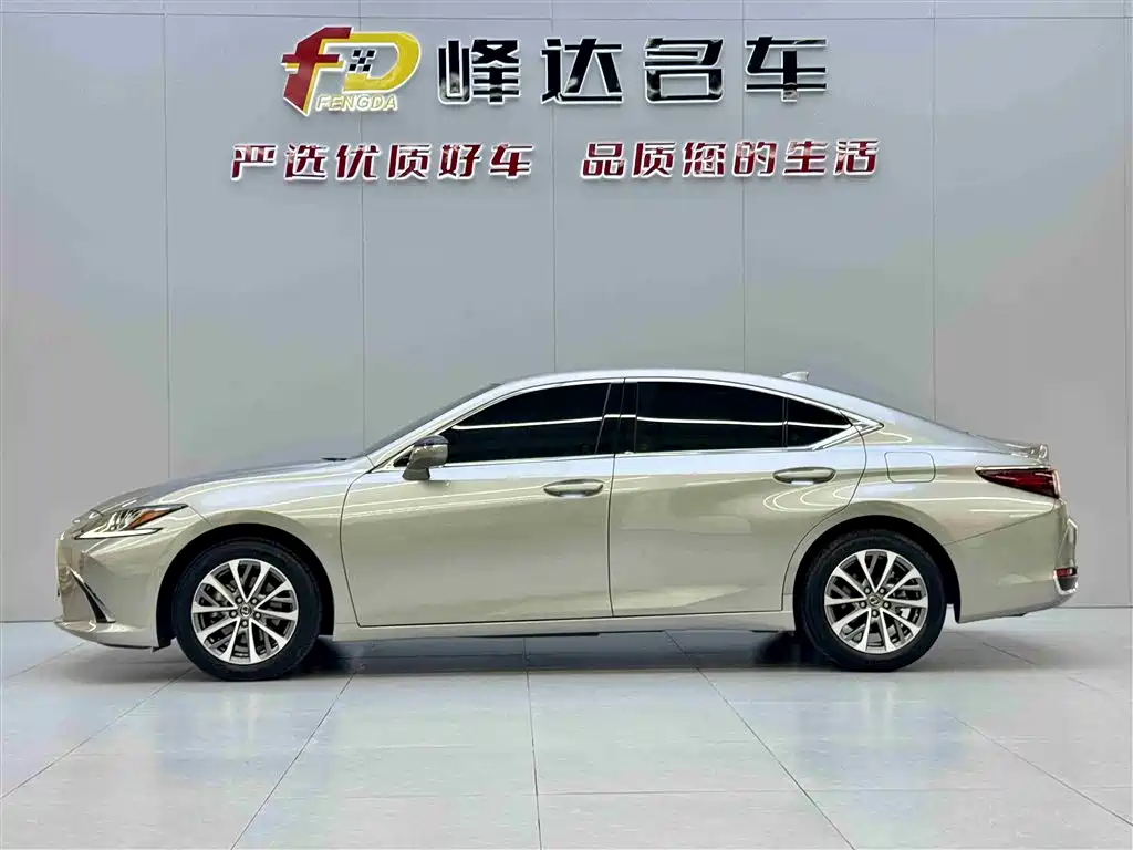 Lexus ES 2023 200 Excellence Edition фото 4