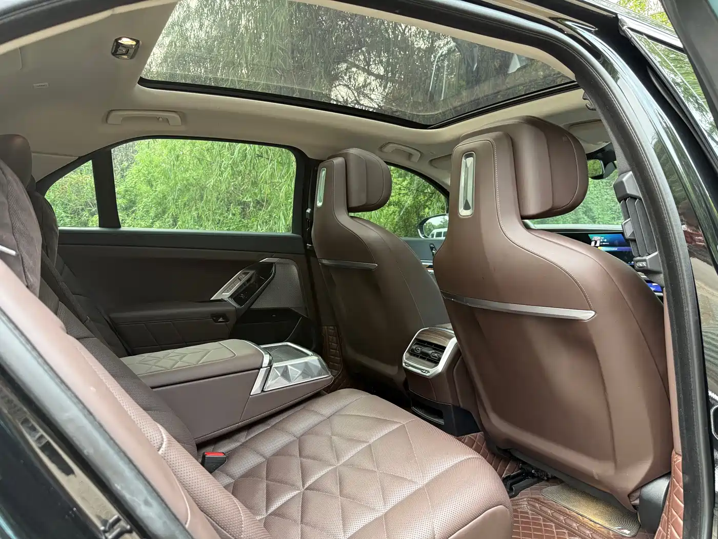 صورة 10 - BMW 7 Series