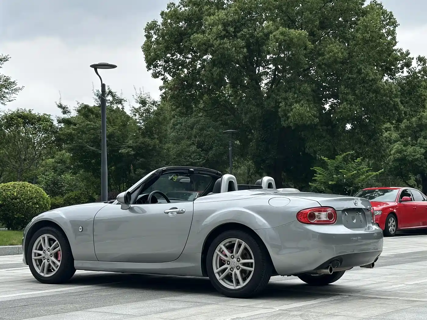 Mazda MX-5 2010 2009 2.0