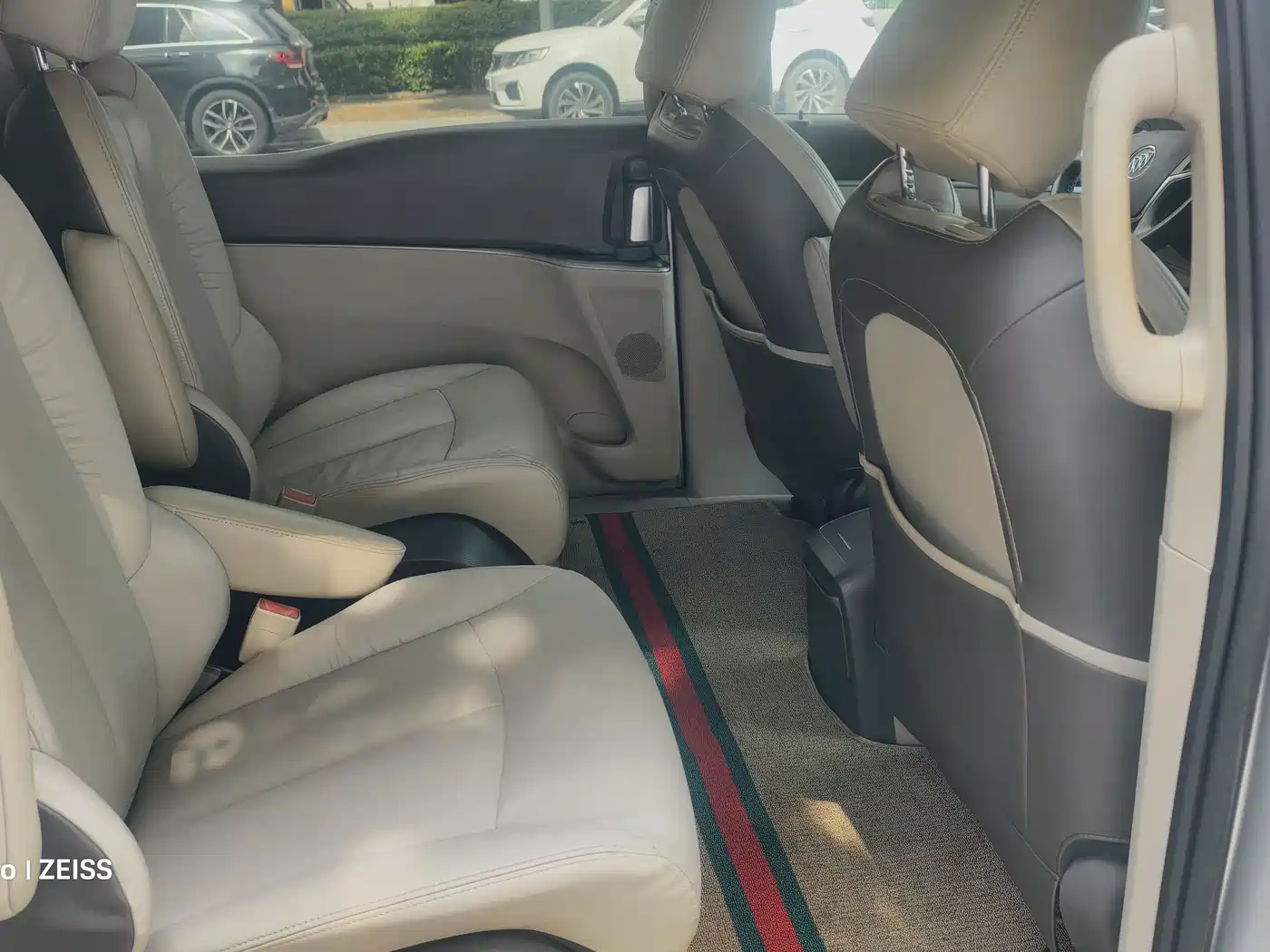 Buick GL8 2011 2.4L LT Luxury Business Executive фото 12