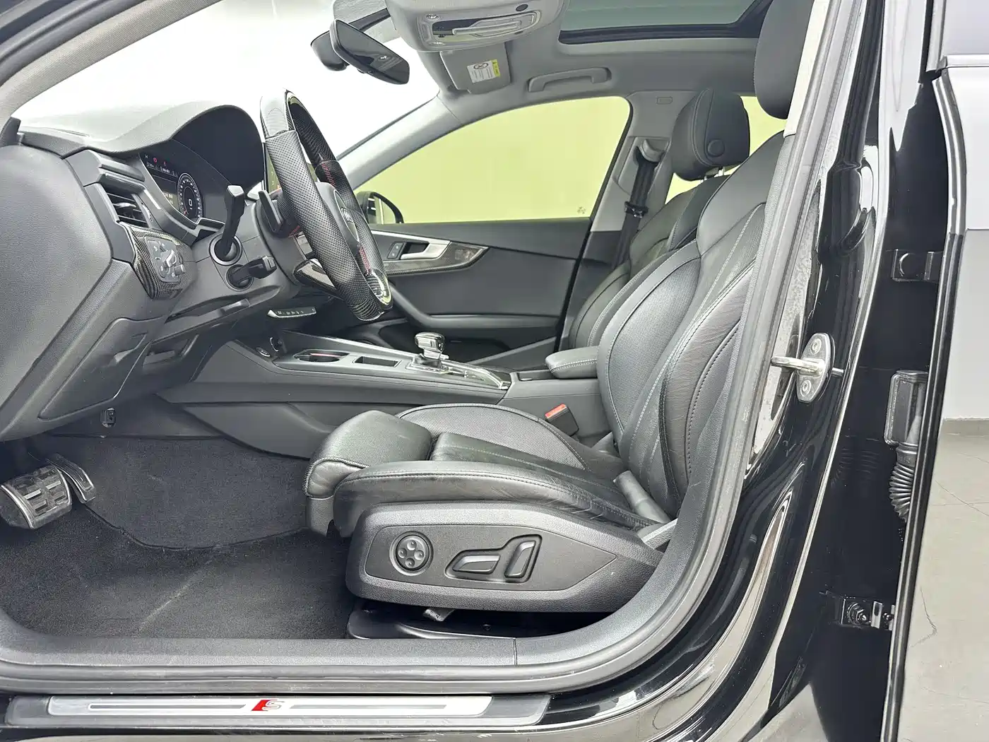 Audi A4L 2020 40 TFSI Luxury Dynamic фото 14