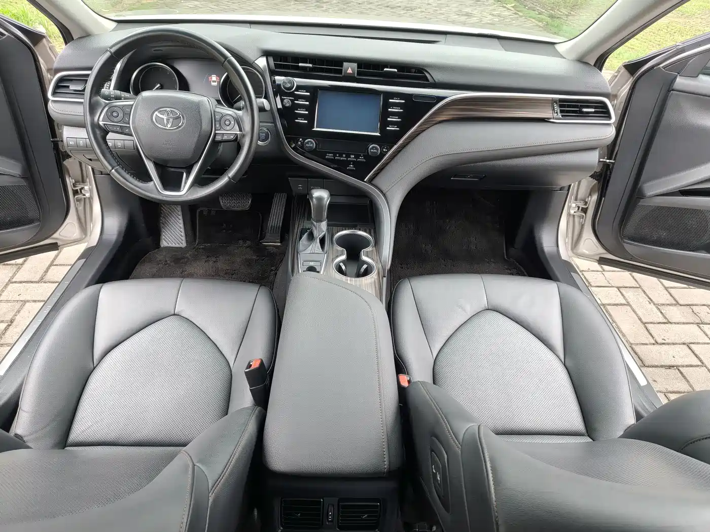 Toyota Camry 2018 2.0G Luxury Edition фото 11