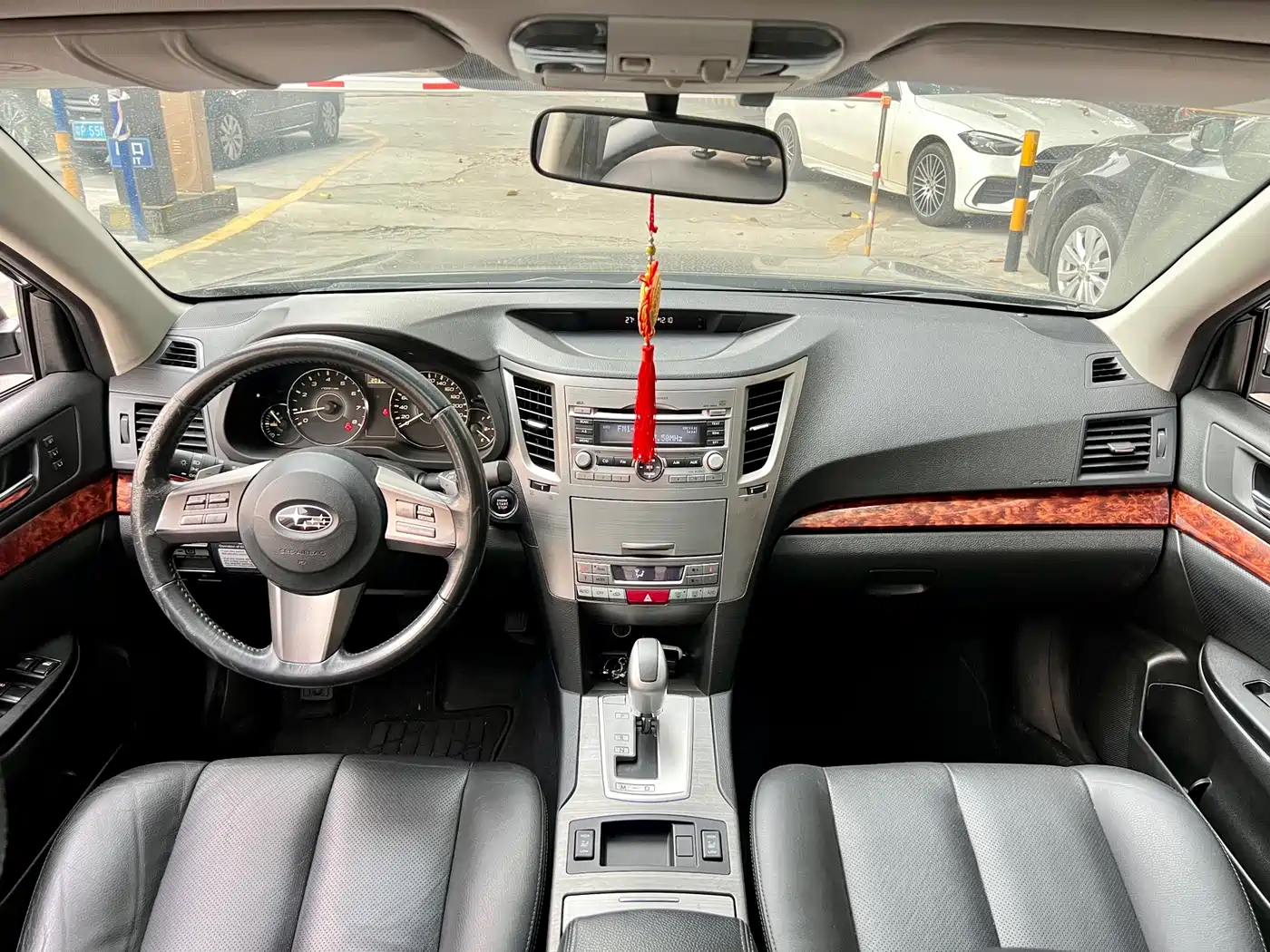 Subaru Legacy 2010 Model 2.5i Luxury Edition фото 8
