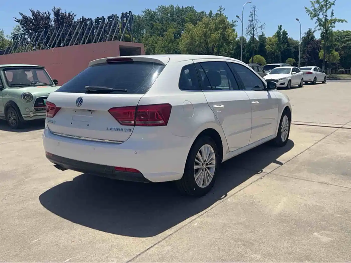 Volkswagen Lavida Tour 2015 230TSI DSG Comfort Edition фото 11