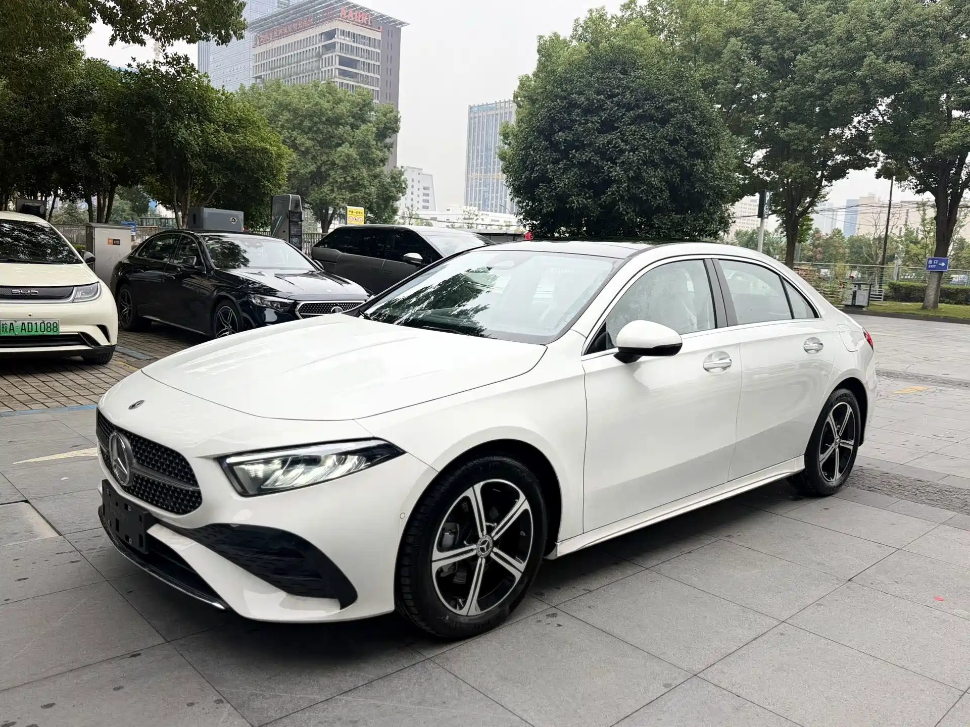 صورة 1 - Mercedes-Benz A-Class
